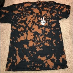 Brown and black ‘acid’ like style t-shirt